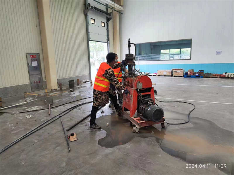 开阳厂房地面下沉塌陷注浆加固施工